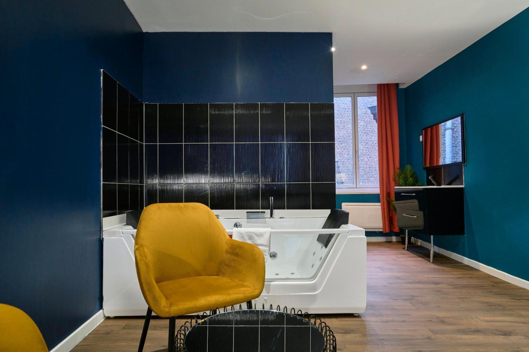 Ng Suitehome - Lille I Roubaix Centre I Grand Place - Balneo - Netflix - Wifi Екстер'єр фото