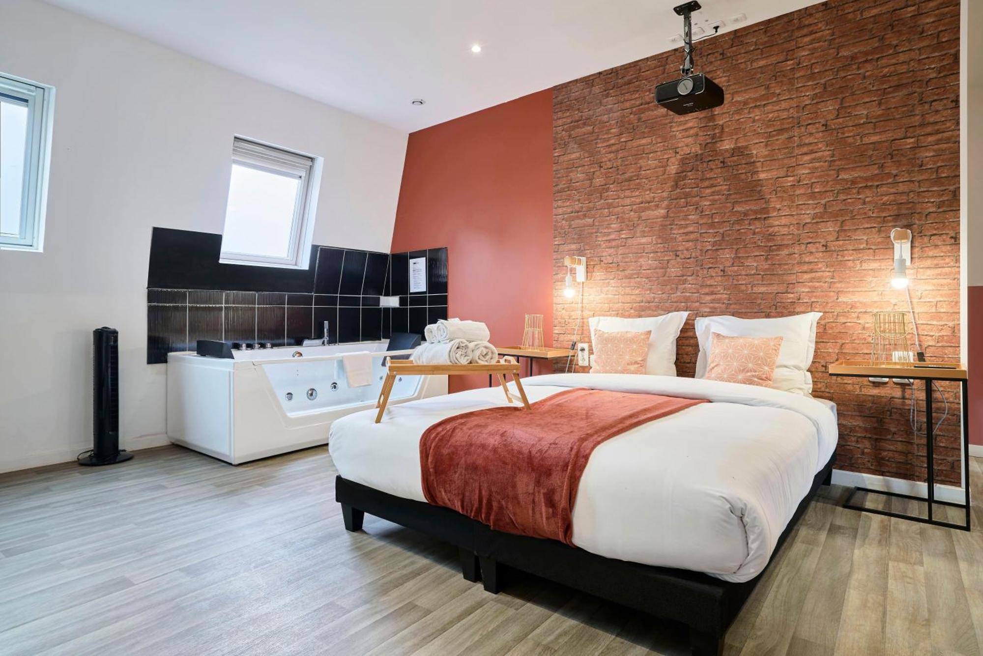 Ng Suitehome - Lille I Roubaix Centre I Grand Place - Balneo - Netflix - Wifi Екстер'єр фото